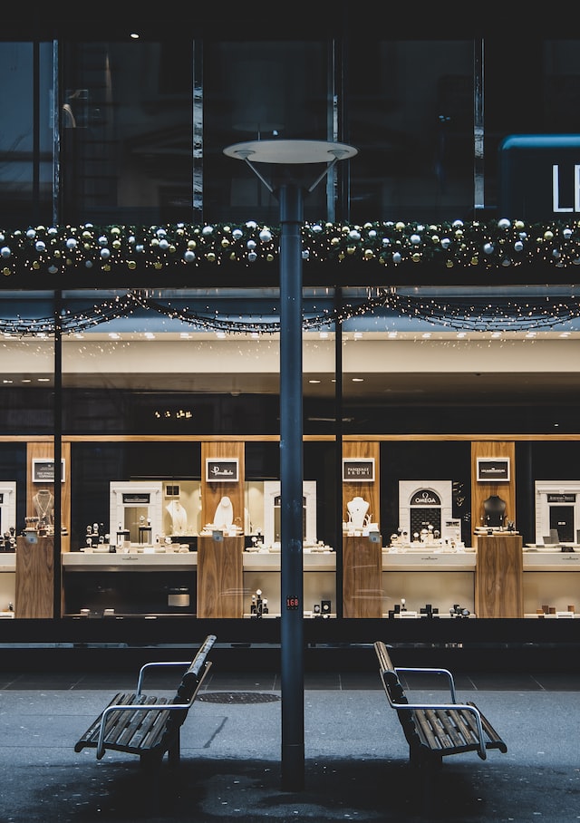 Photo of a jewelry store