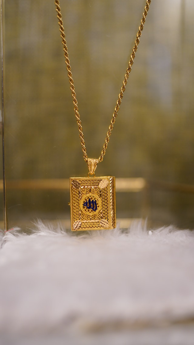 Photo of a necklace
