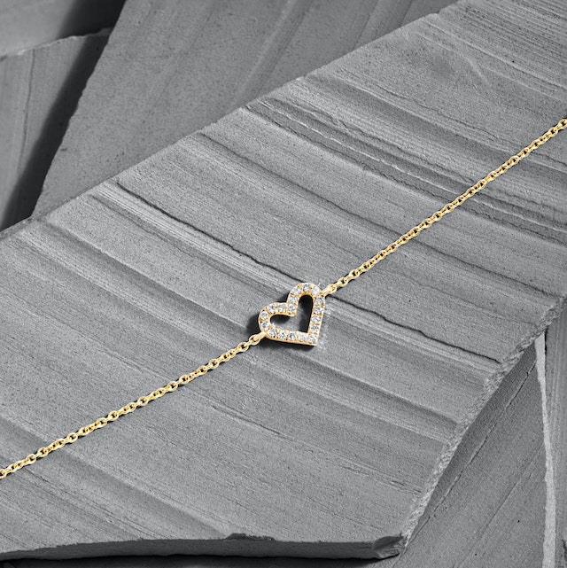 Photo of a necklace